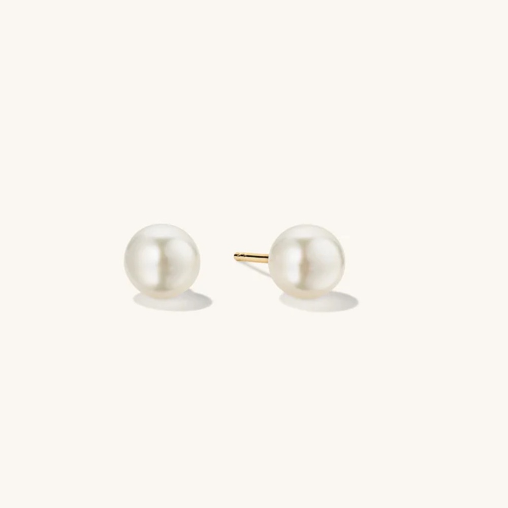 Mejuri oversized pearl stud earring single